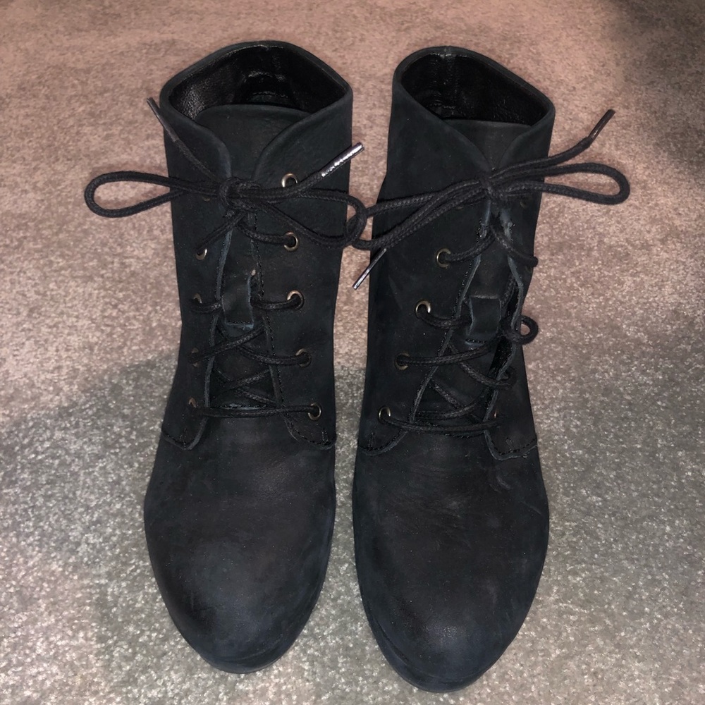 ✨ Steve Madden Lace-up Pump Booties ✨
